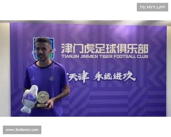 海港赛前Vlog：球员领取懂球帝MVP奖杯 期待精彩表现